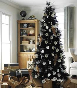 black-christmas-tree-decorating-ideas-3